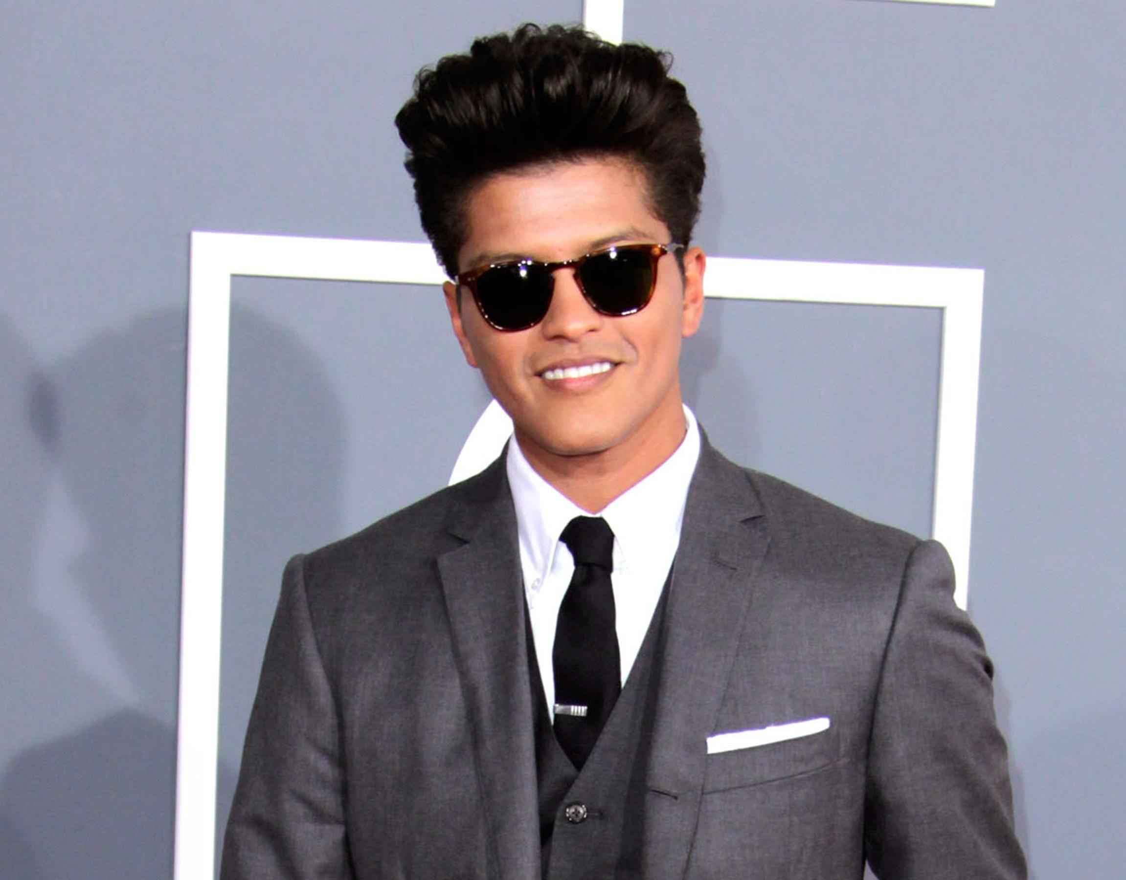 Bruno Mars Wallpaper HD Download