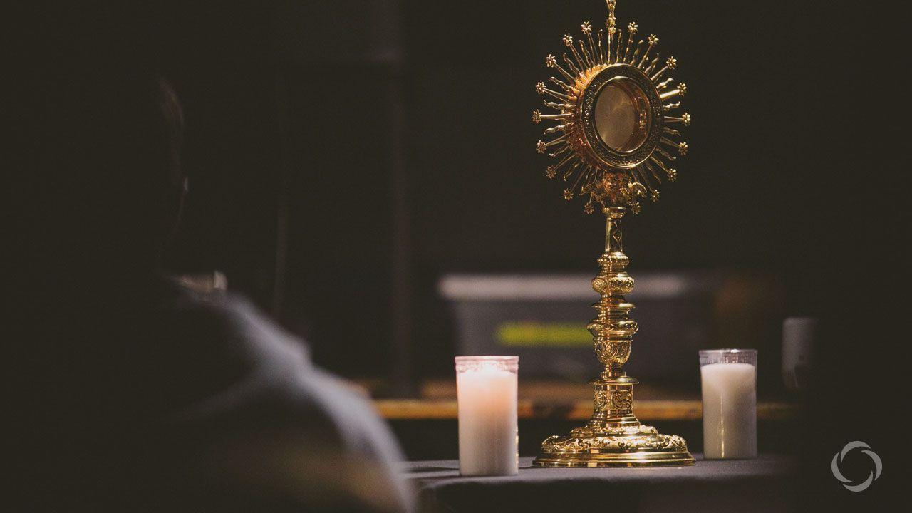 A Beginner's Guide to Adoration.com for Catholic Youth