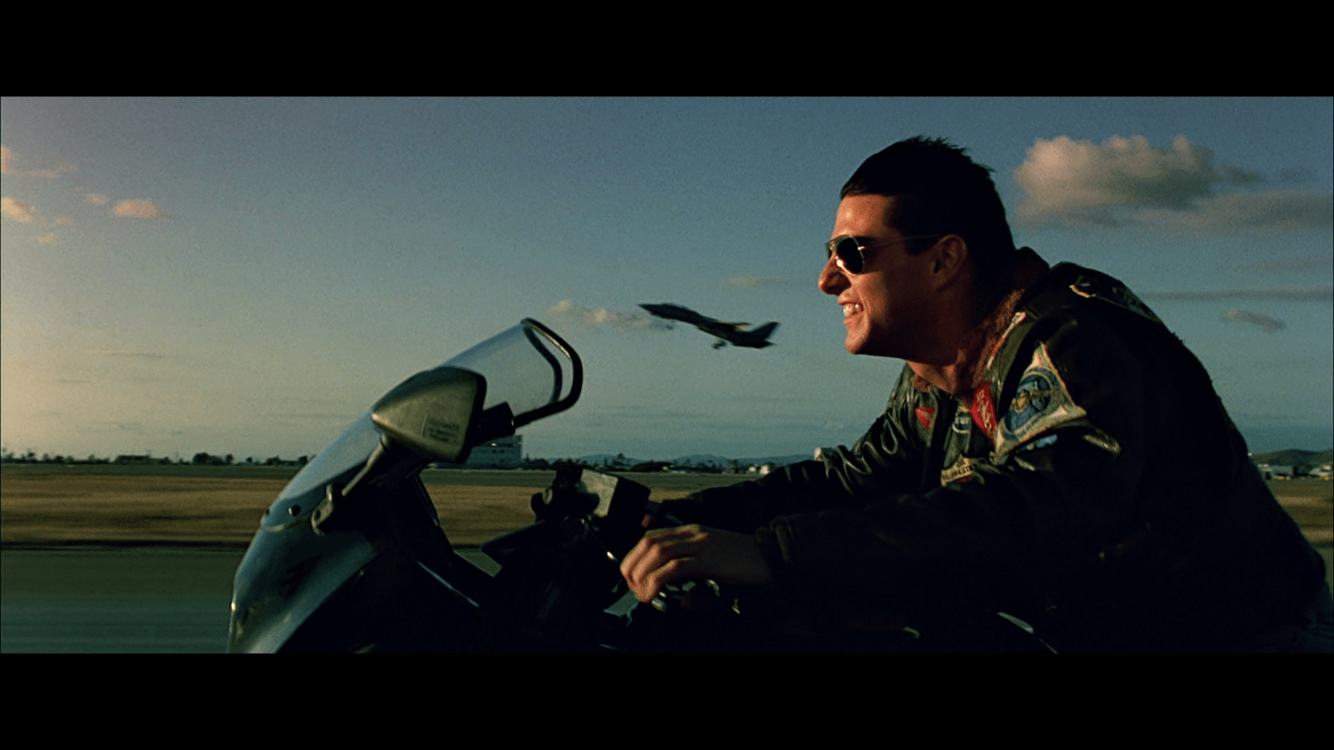 Movies That Everyone Should See: “Top Gun” « Fogs' Movie Reviews