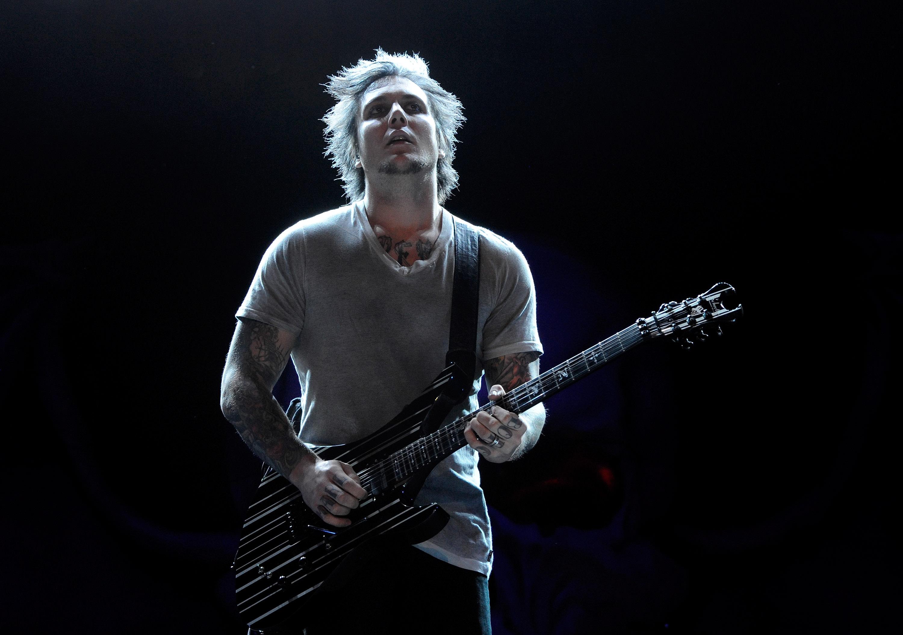 Synyster Gates' Controversial Guitar: A Deeper Look - g99yq78