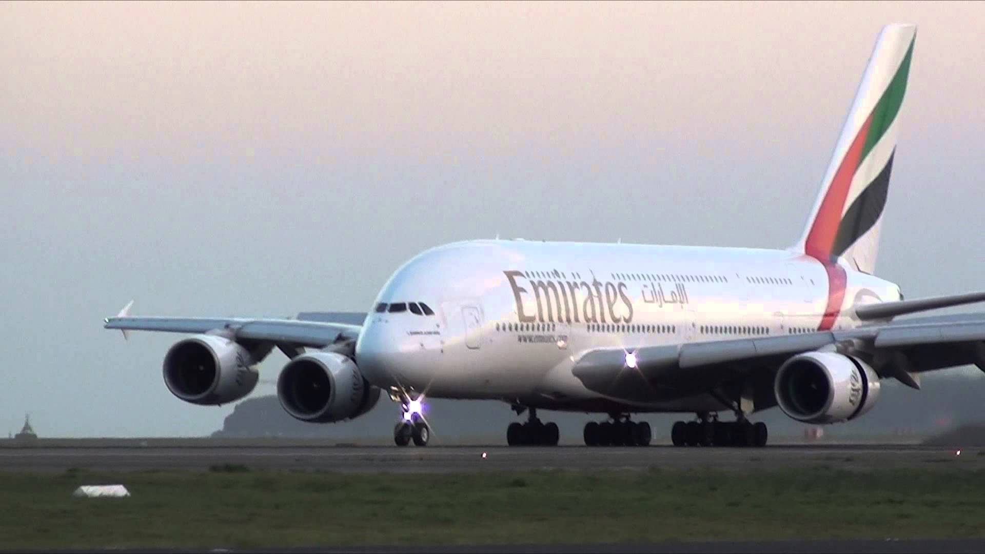 Emirates Airlines A380 800 [A6 EDN] Night Landing On 34L Runway