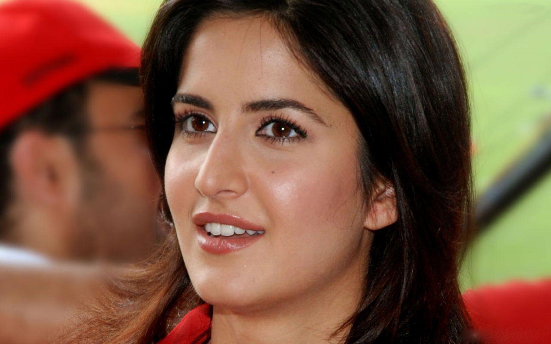 Amazing Katrina Kaif. HD Bollywood Actresses Wallpaper for Mobile