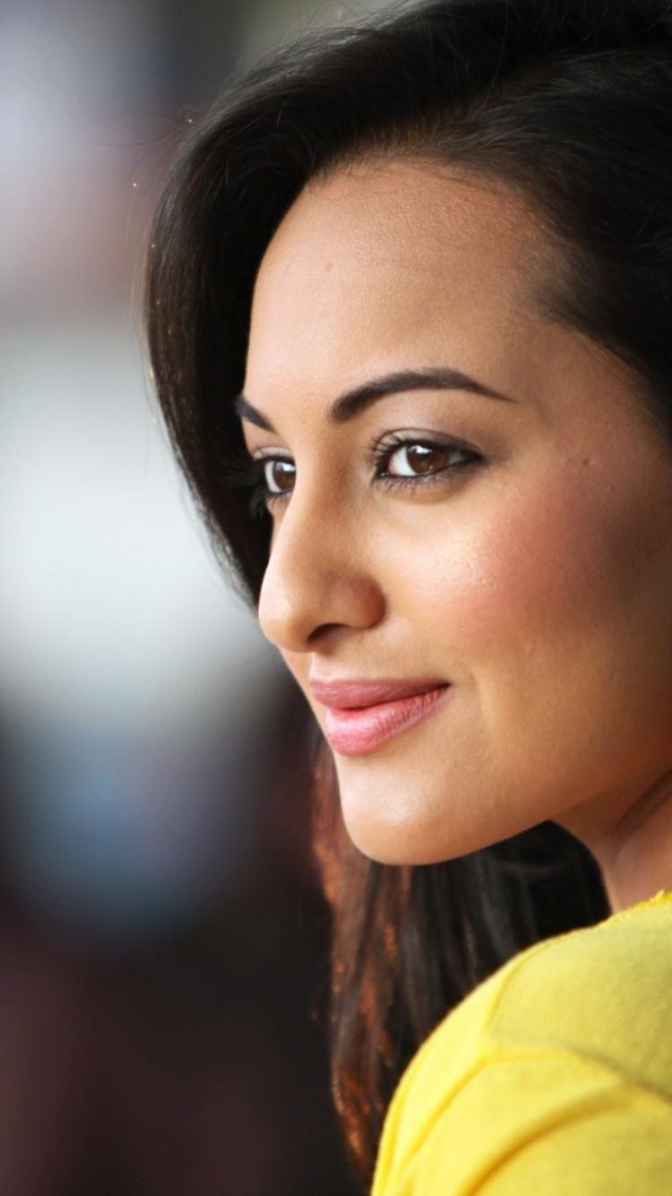 Sonakshi sinha wallpaper