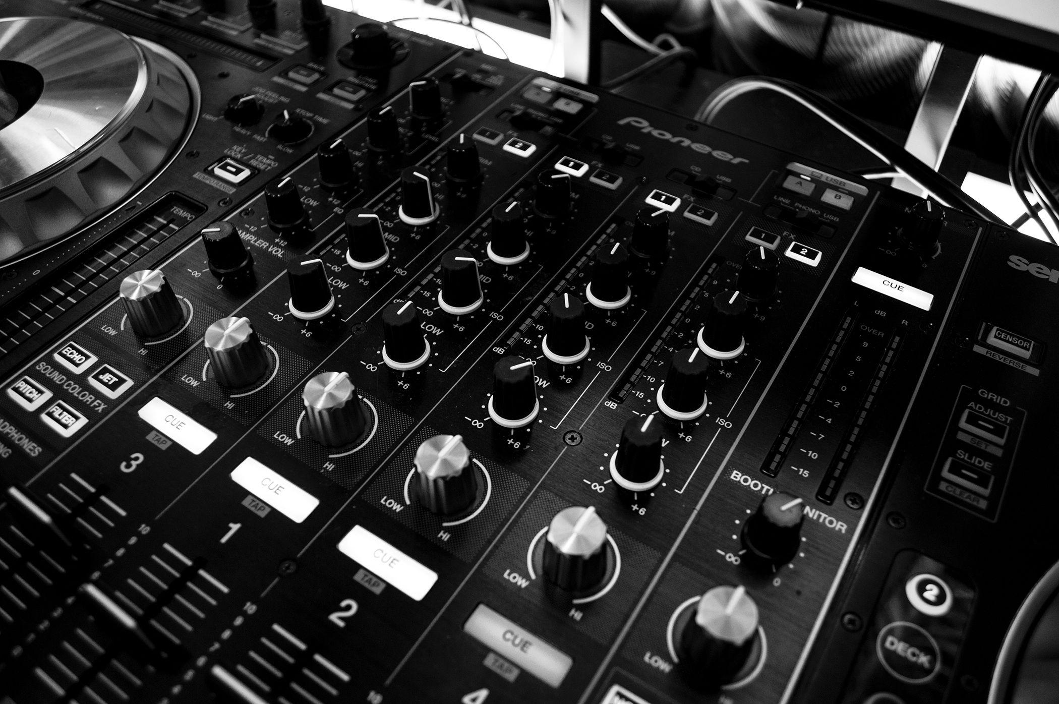 DJ Audio Mixing Panel Full HD Wallpaper