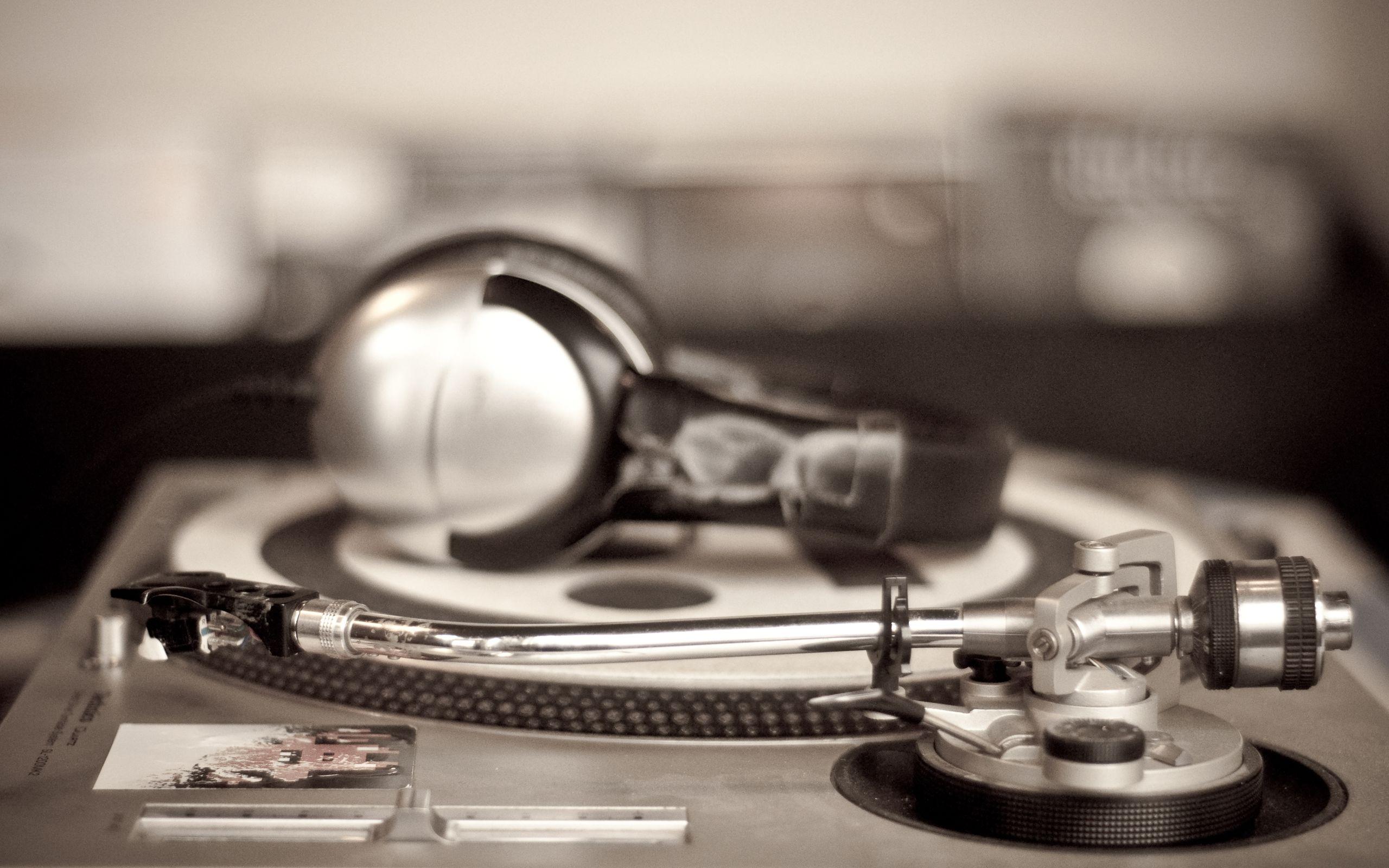 DJ Mixer Wallpaper For Desktop Wallpaper