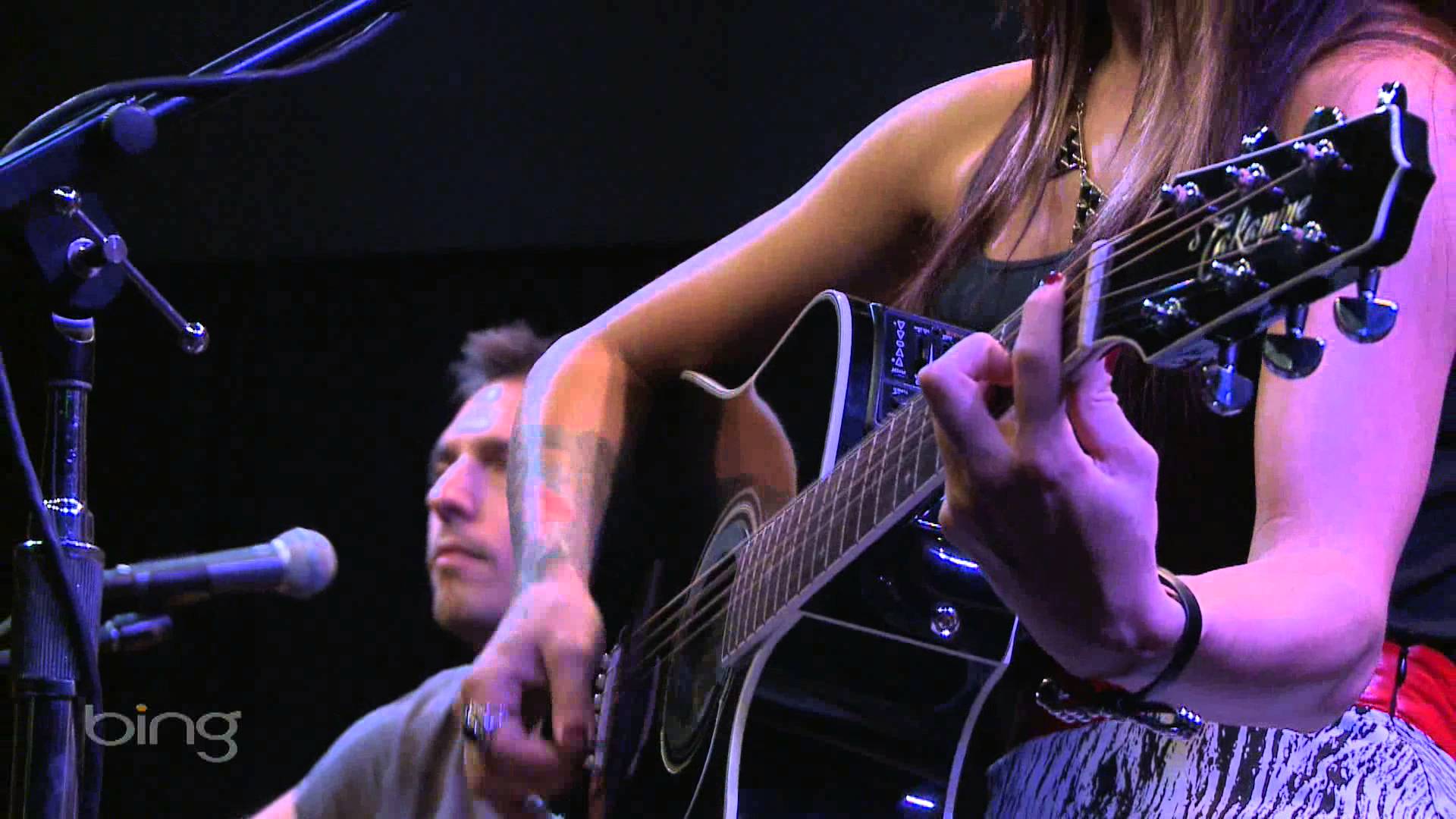 Cassadee Pope to Lie (Live in the Bing Lounge)