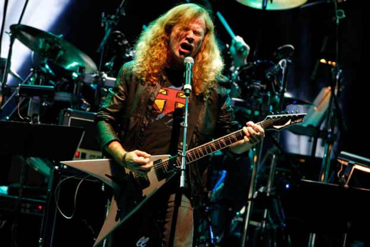 Dave Mustaine's Attempts at Singing A Tout Le Monde in Japanese