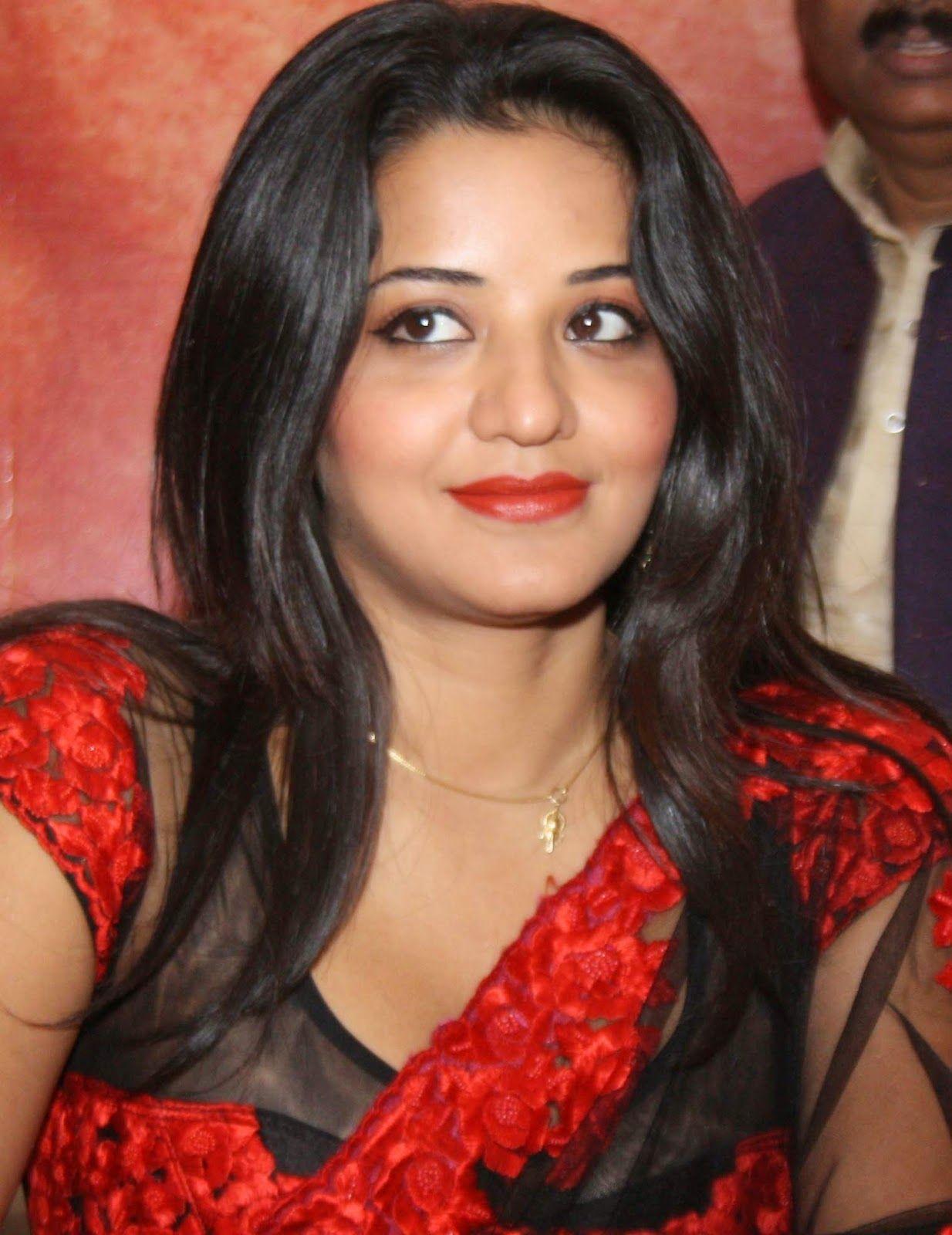 Bhojpuri actress monalisa hot and unseen photo