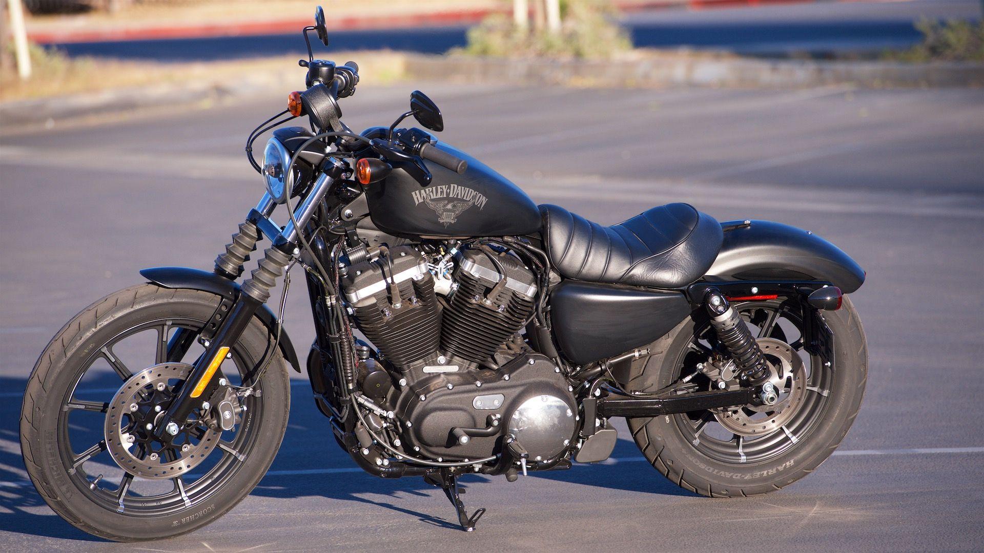 Harley Davidson Sportster Iron 883 Review. Basics Done Right