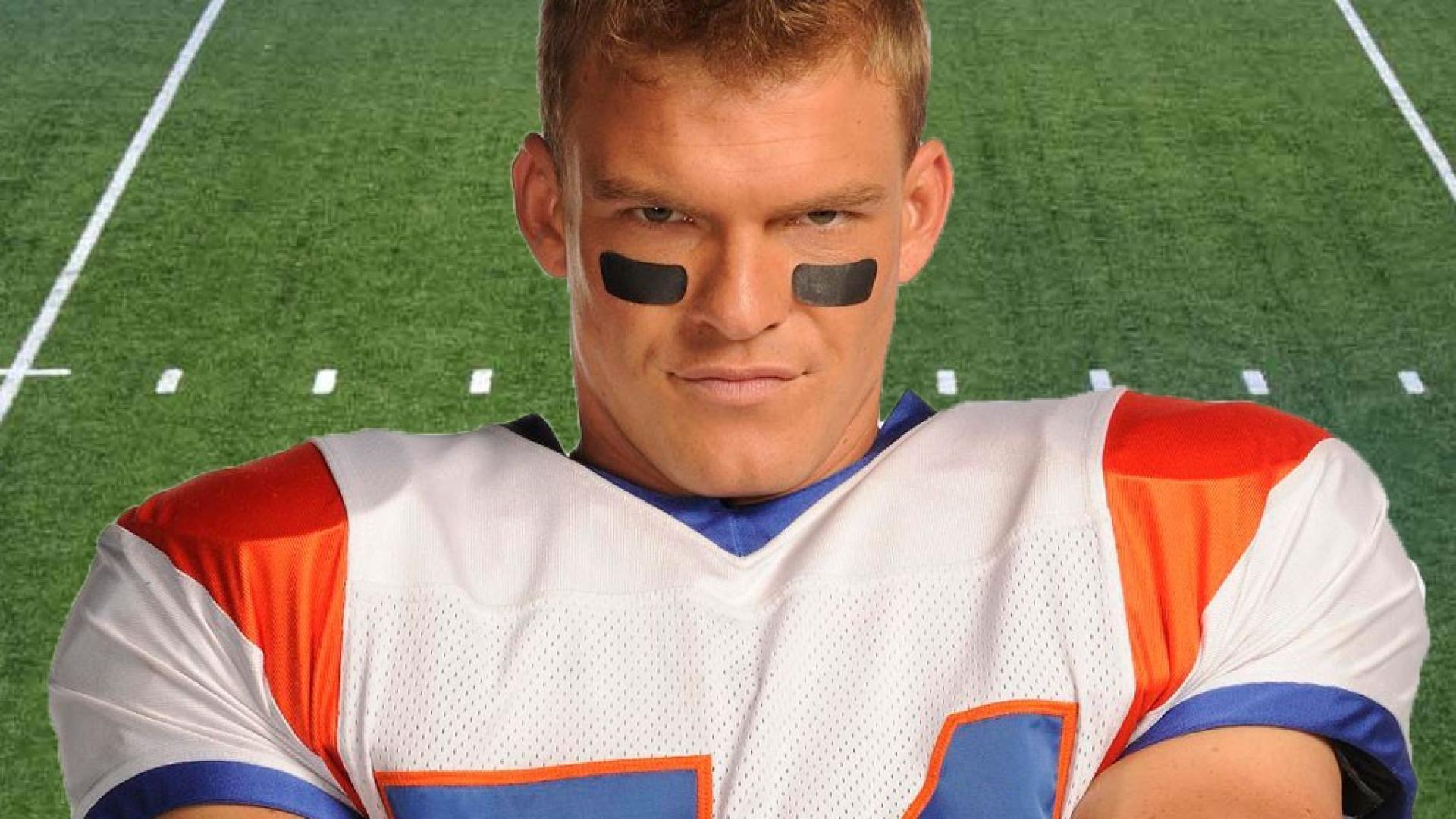 Blue mountain state thad castle alan ritchson wallpaper
