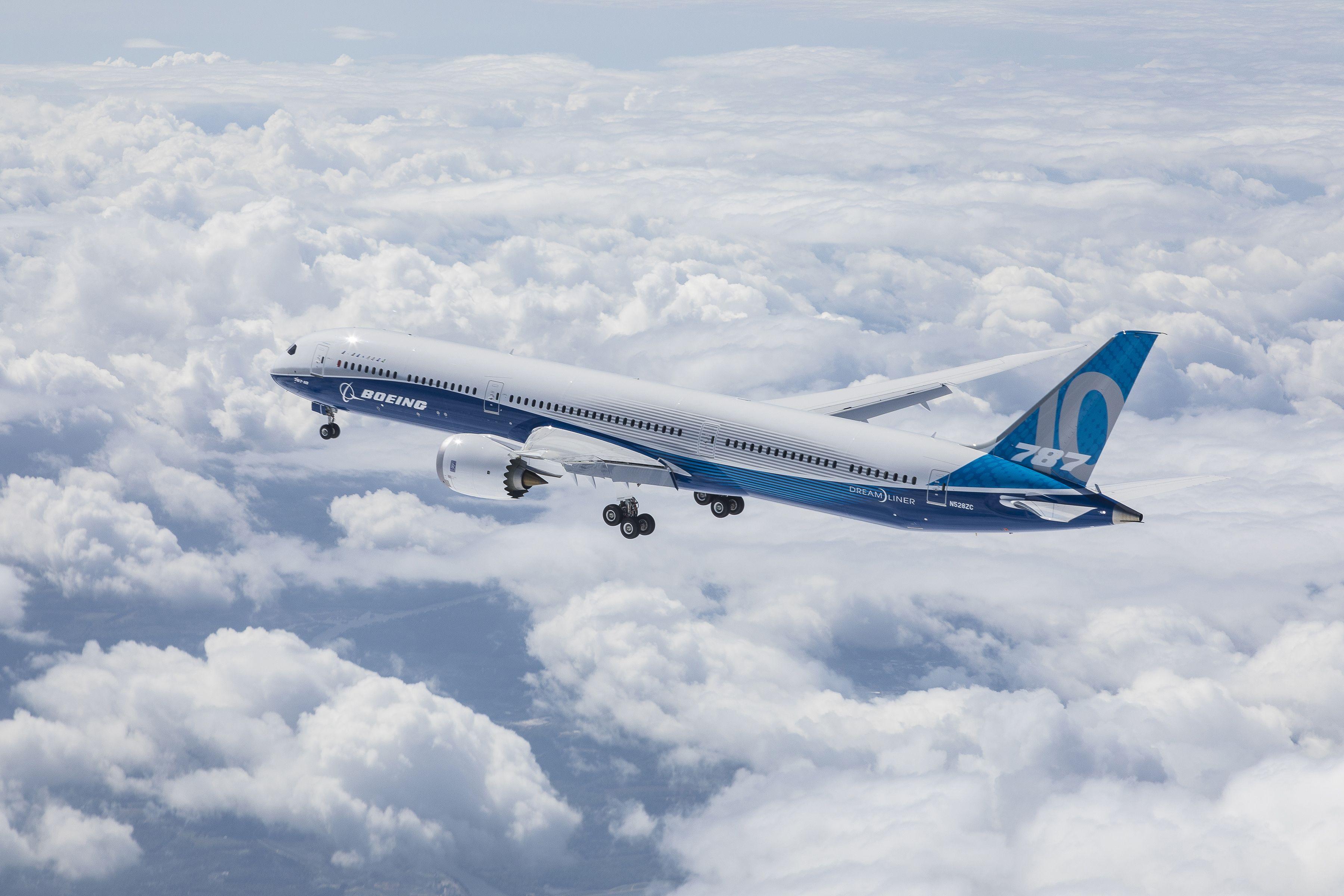 Boeing: 787 10 First Flight