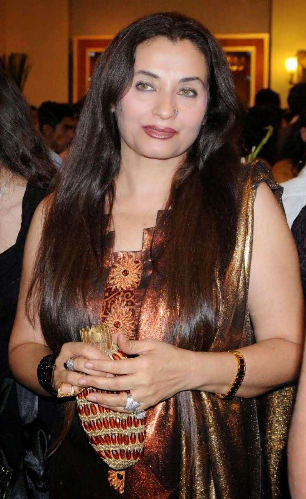 Every Actress Wallpaper: Salma Agha Beautiful Pakistani Film