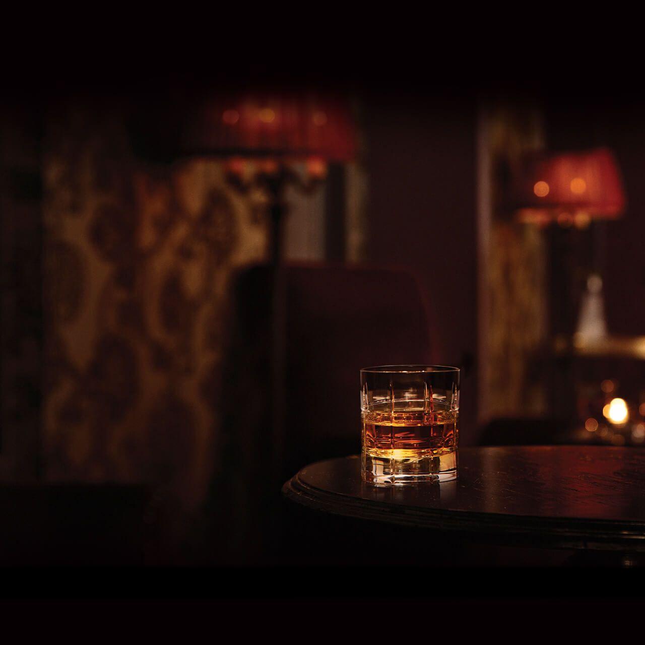 Jim Beam Black®: Kentucky Straight Bourbon Whiskey