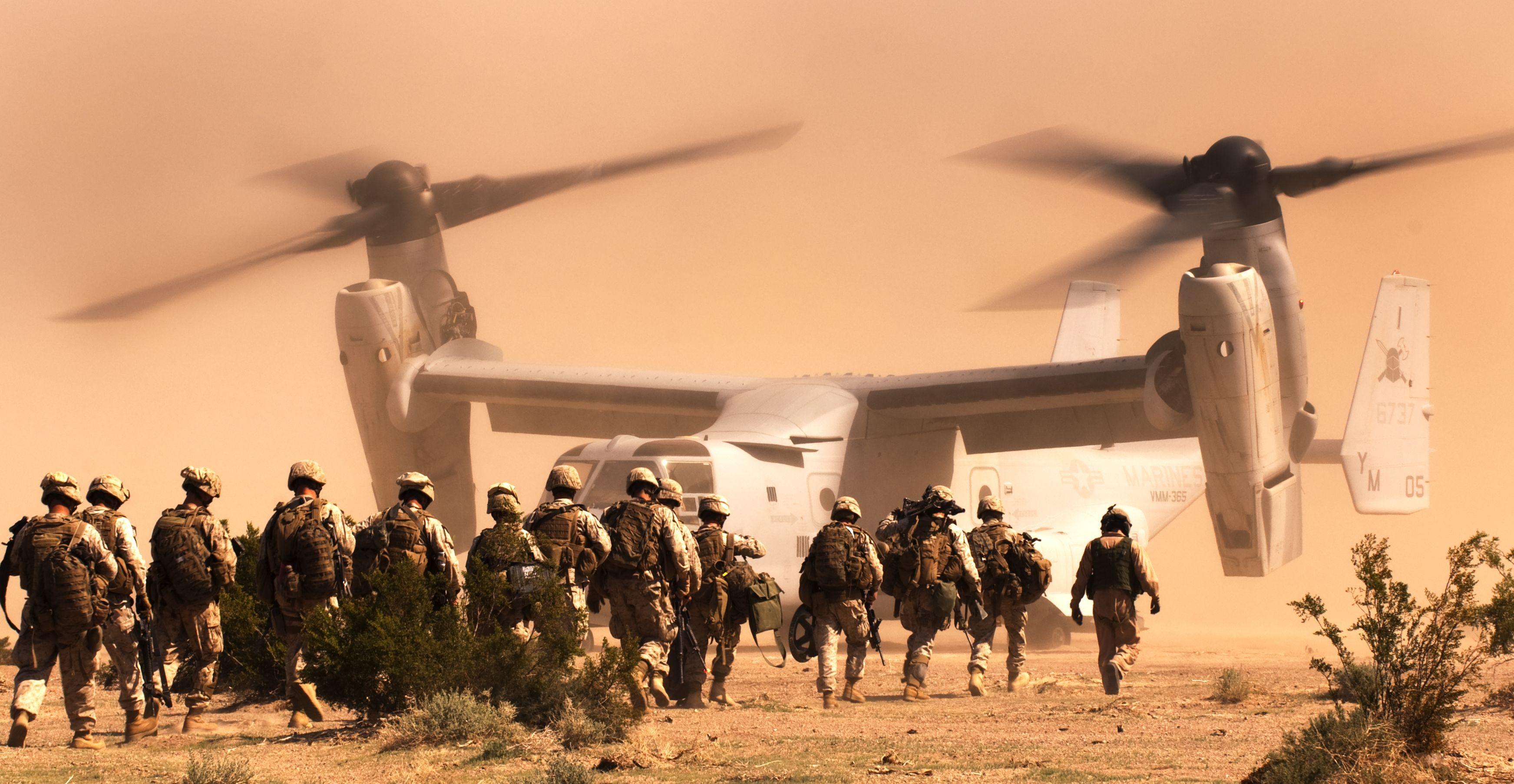 Soldier Marines Bell V 22 Osprey A Tiltrotor The Desert Military