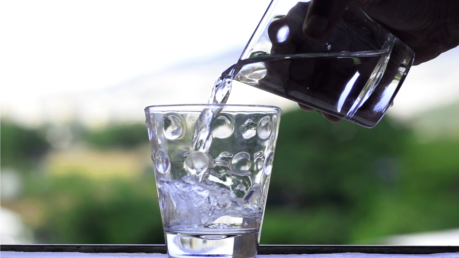gifs animados de copo com agua potavel