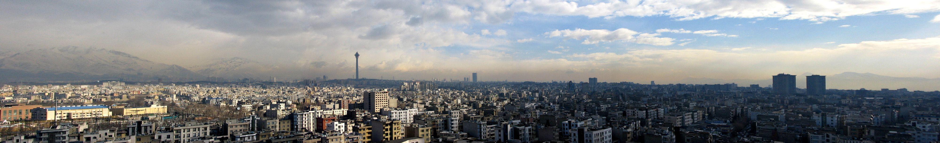Panoramic photograph of Tehran (large)