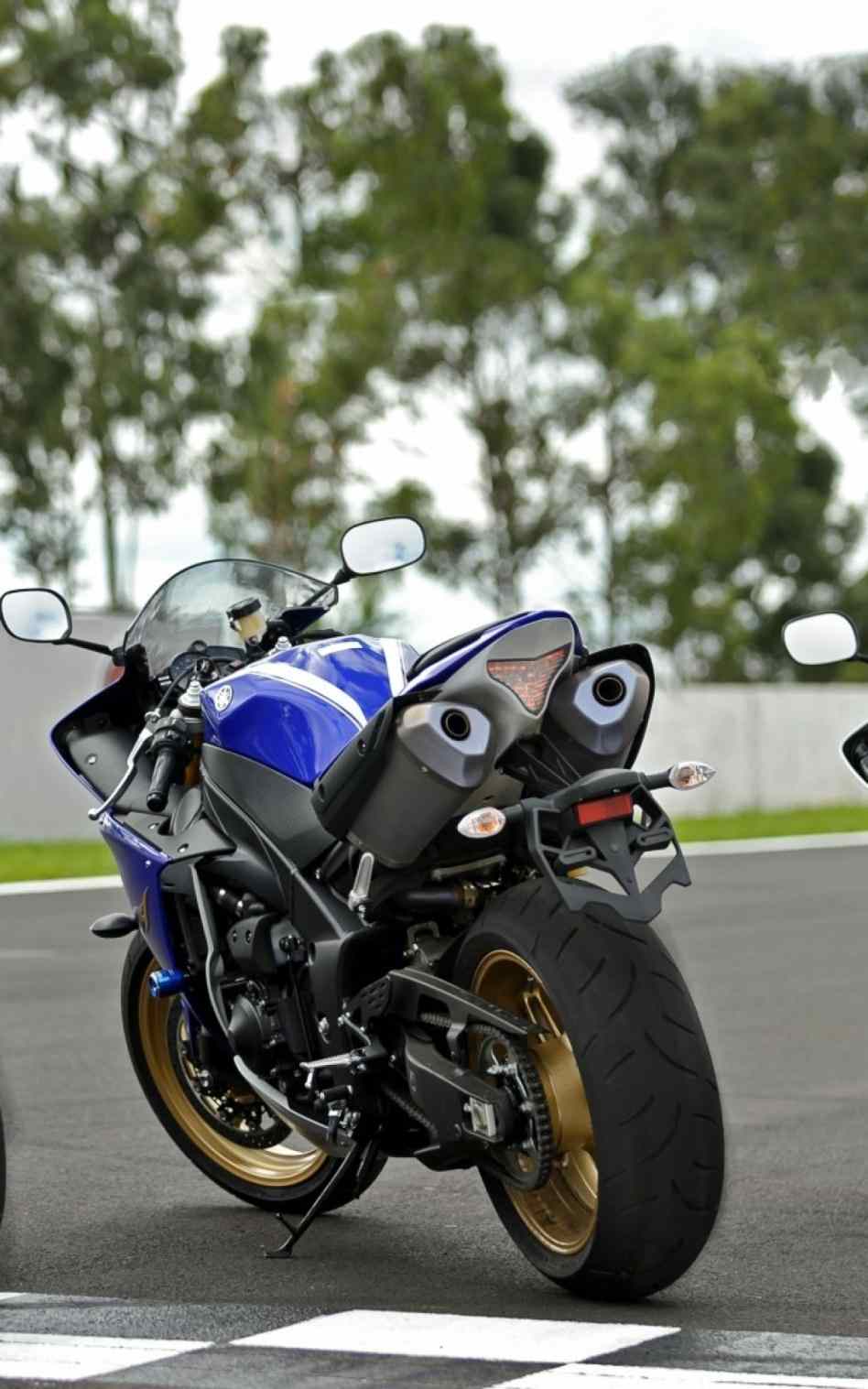 yamaha r1 wallpaper iphone