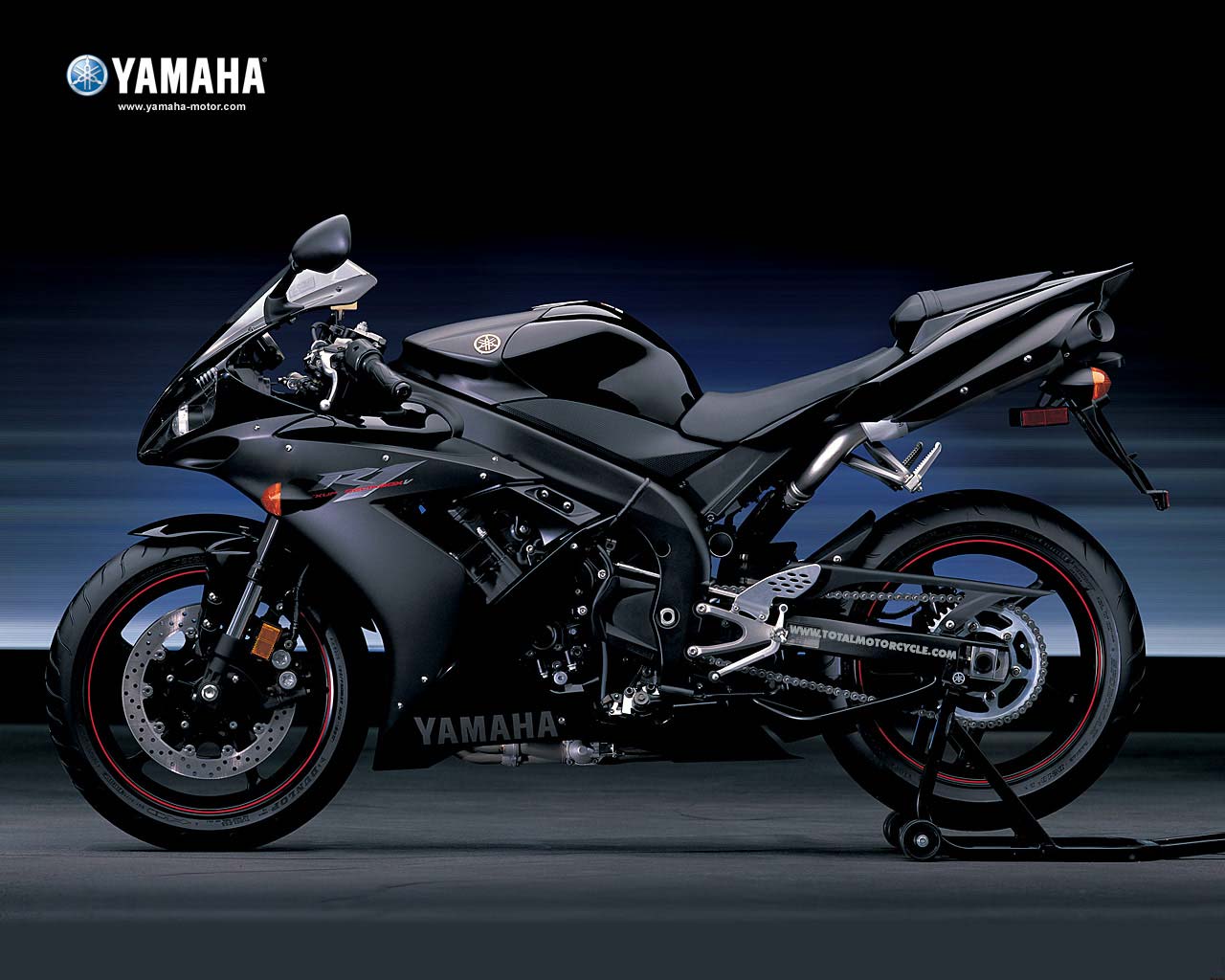 Yamaha Motor GP Modification Red Head in The City