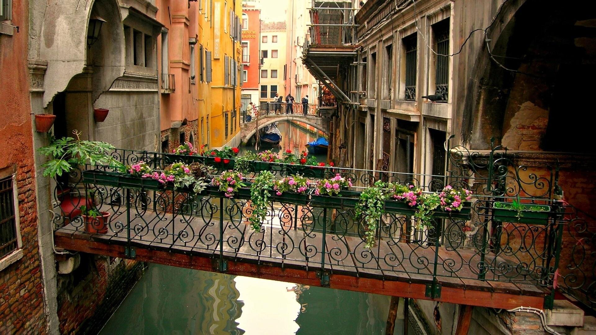 Bridges Over The Canal, Venice HD Wallpaper. Wallpaper Studio 10