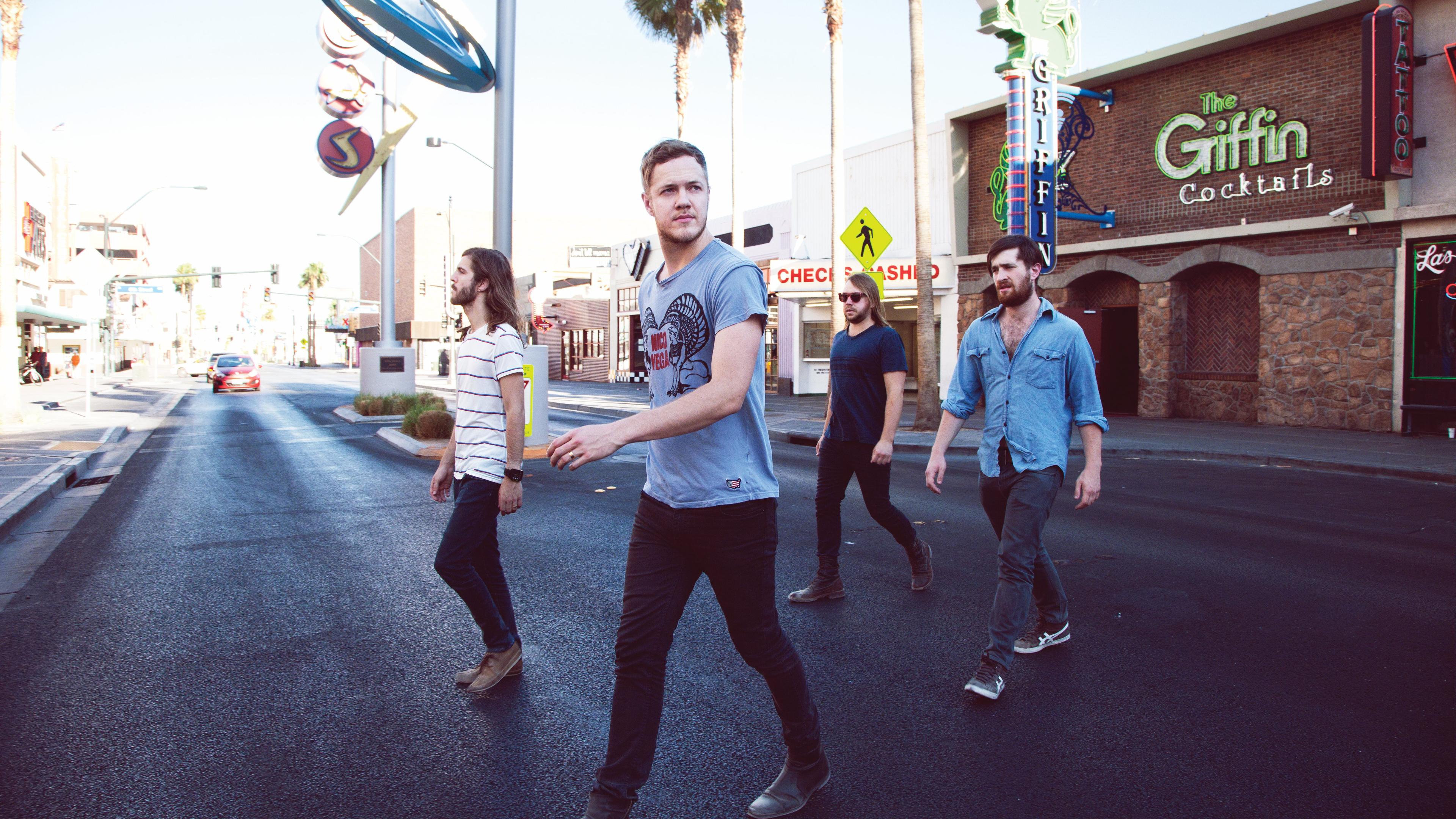Boys from Imagine Dragons in the city HD desktop wallpaper