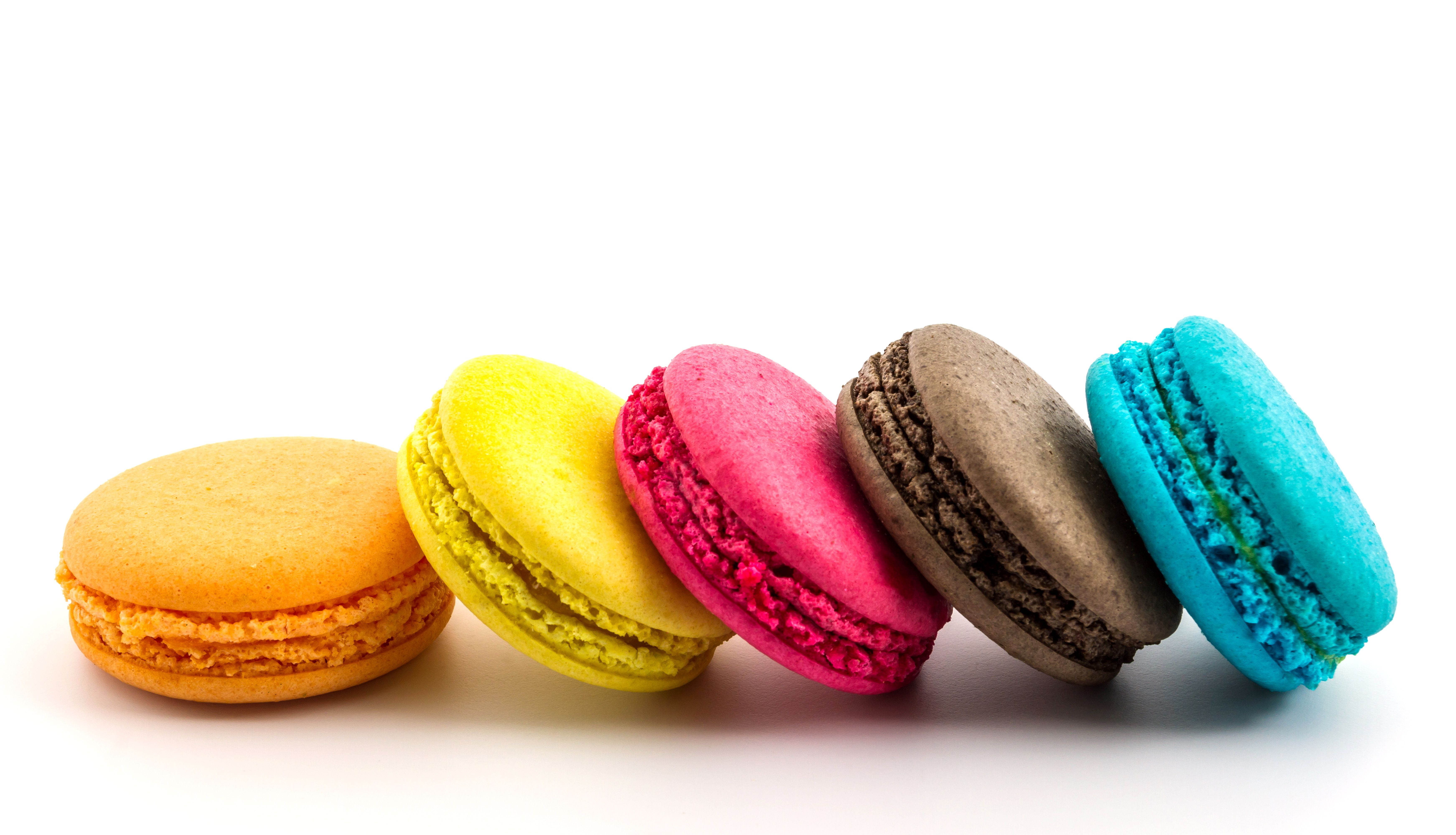 Macaron Food Closeup White background 6970x4000