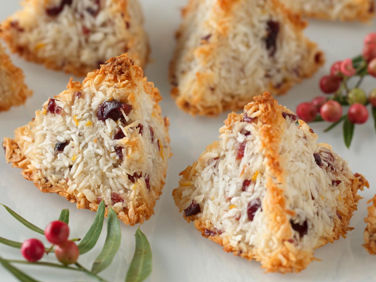 Macaroon vs. Macaron: Two Very Different Cookies With a Linked Past