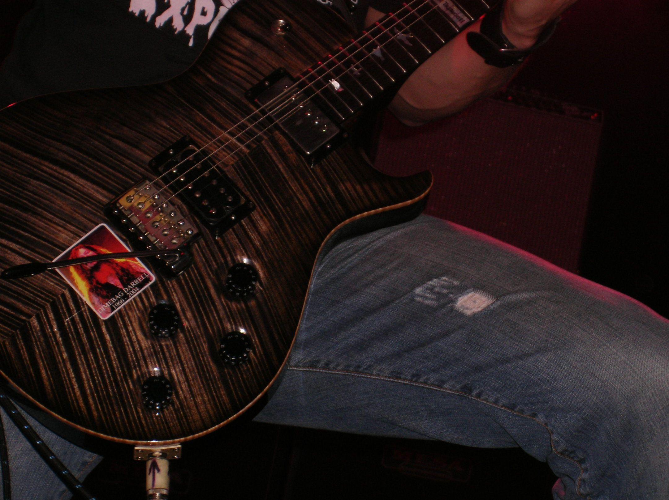 Mark Tremonti Guitar V. Close
