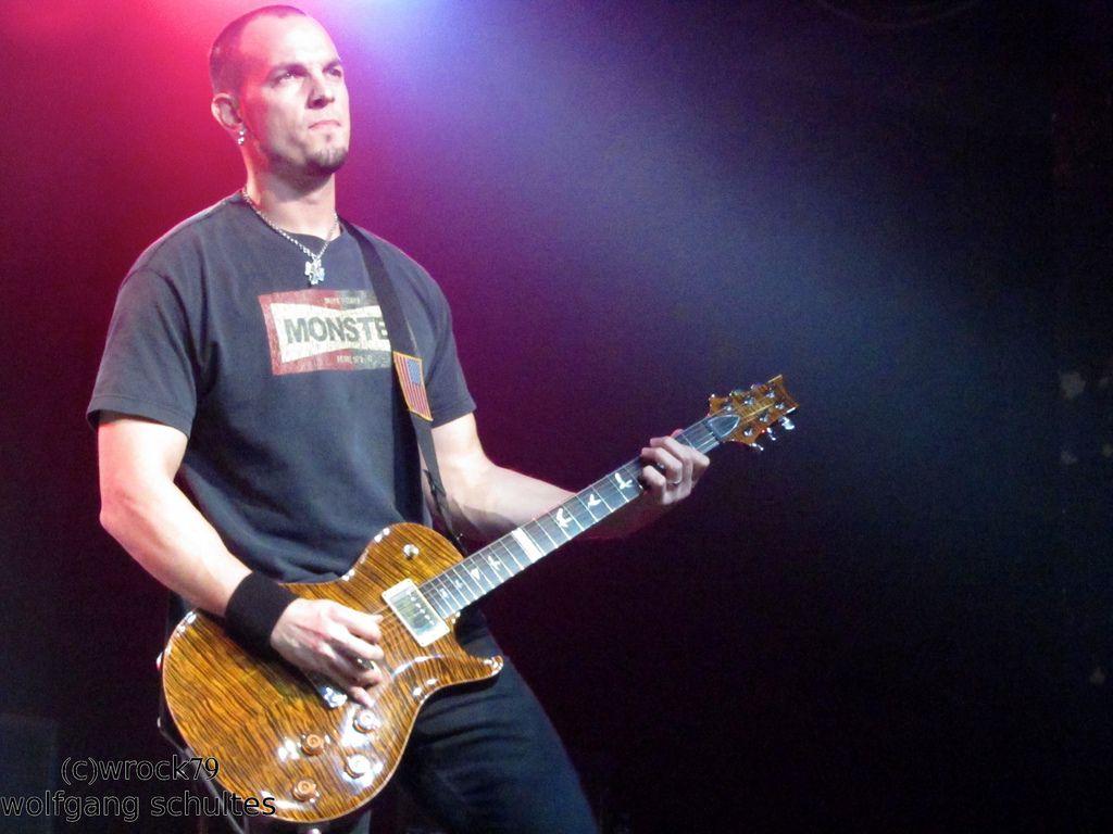 Mark Tremonti. Alter Bridge Live 6.11.2011 in Netherlands K