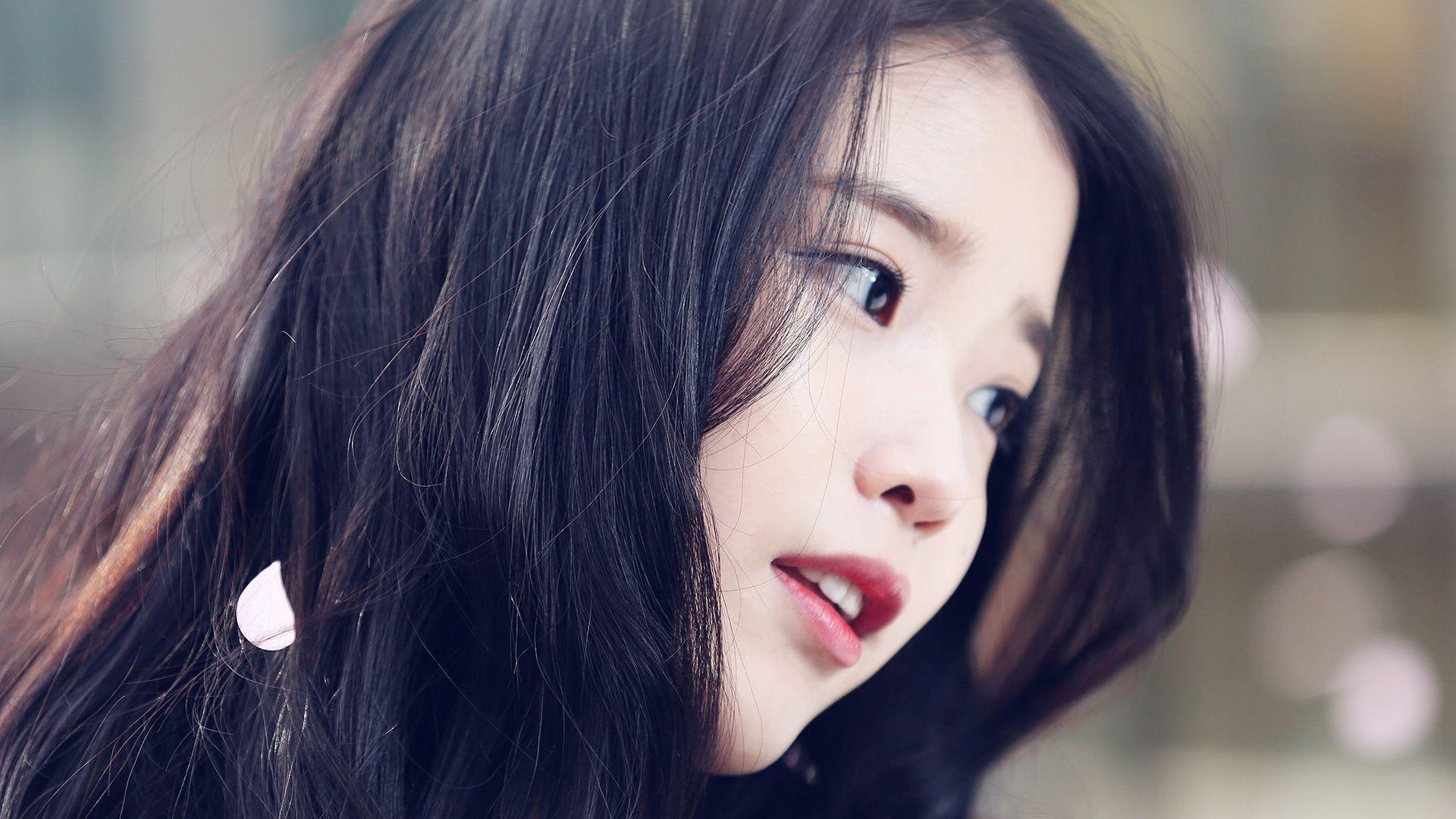 IU Singer K Pop Beautiful Actress Wallpaper