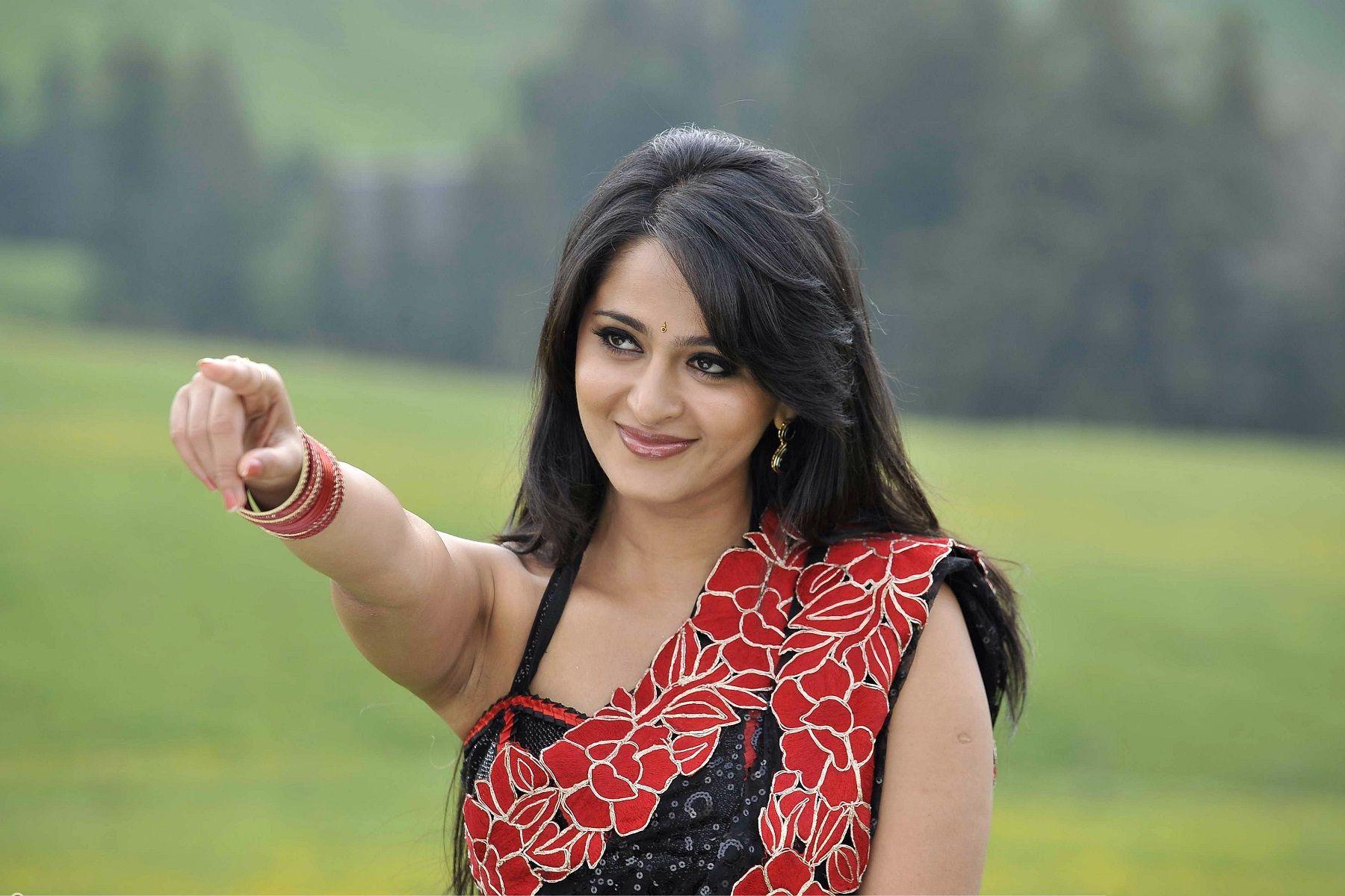 Anushka Shetty beautiful actress HD wallpaperNew HD wallpaper
