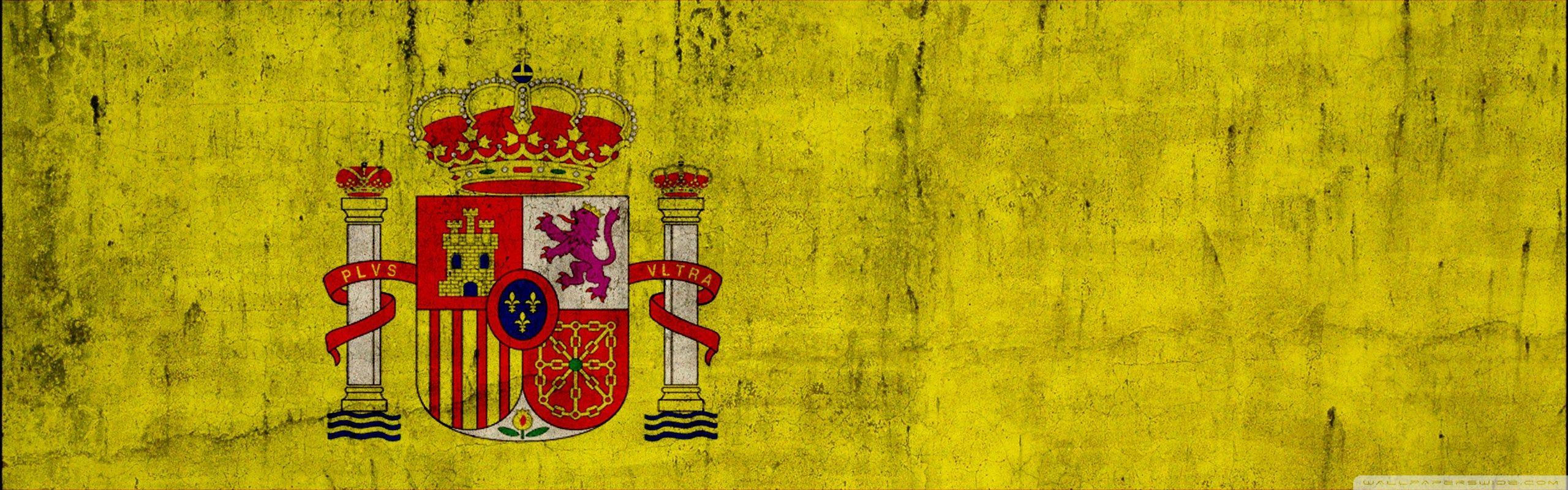 Герб Испании на желтом фоне