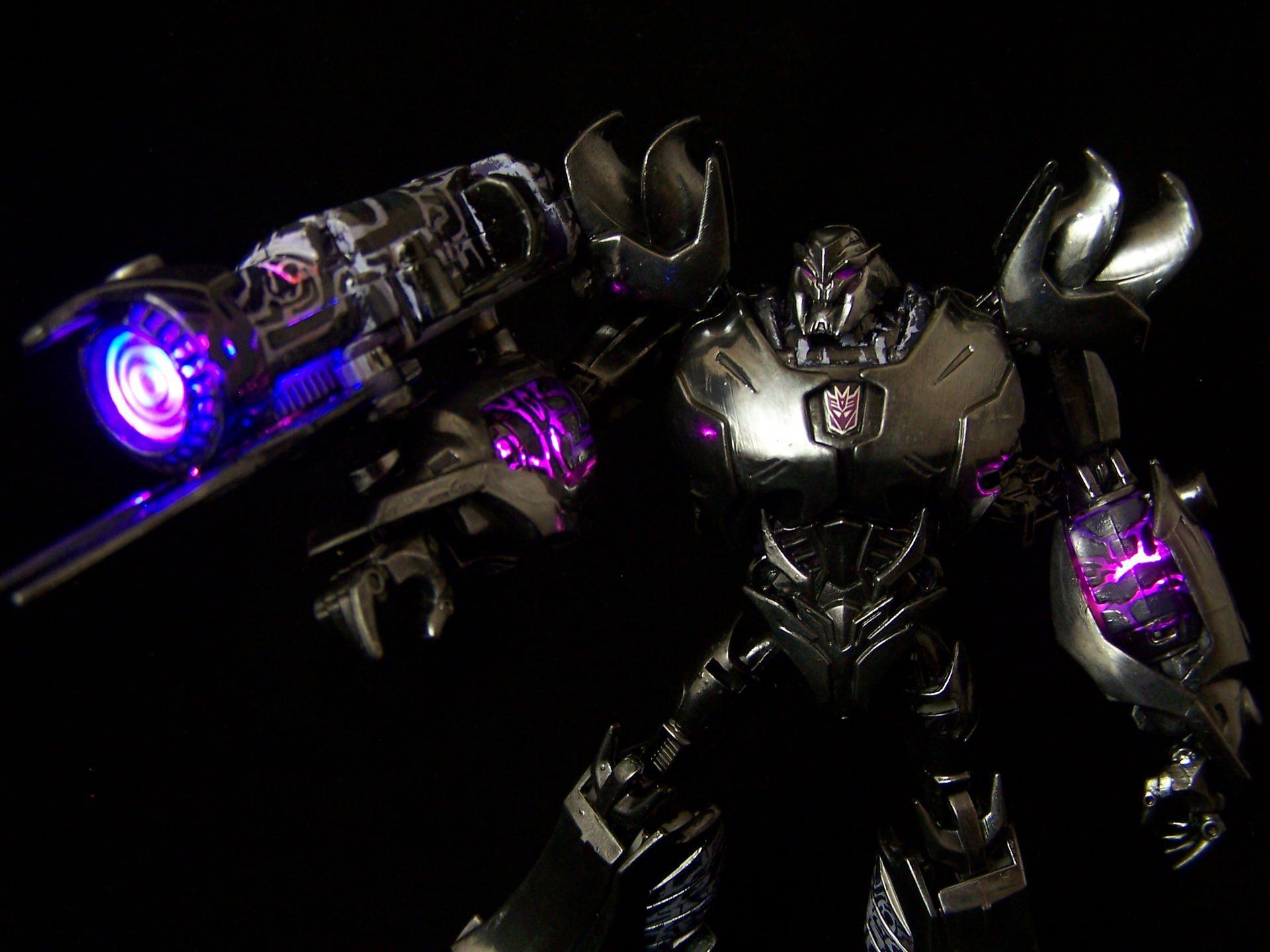 Minor Repaint: Megatron Ultimate Blood Of Unicron. TFW2005
