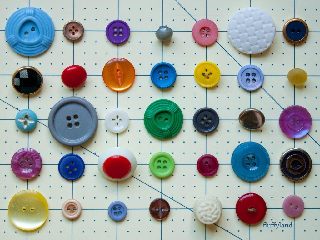 crafty desktop wallpaper: vintage buttons • Fluffyland Craft