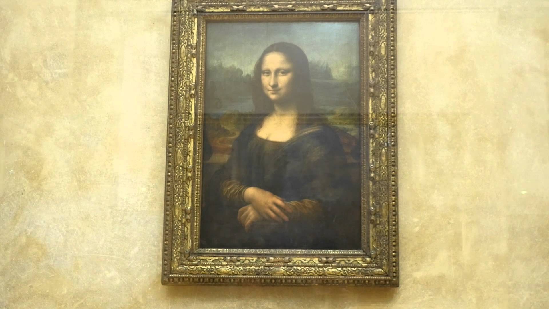 Mona Lisa following eyes looking at you original in Musée du Louvre