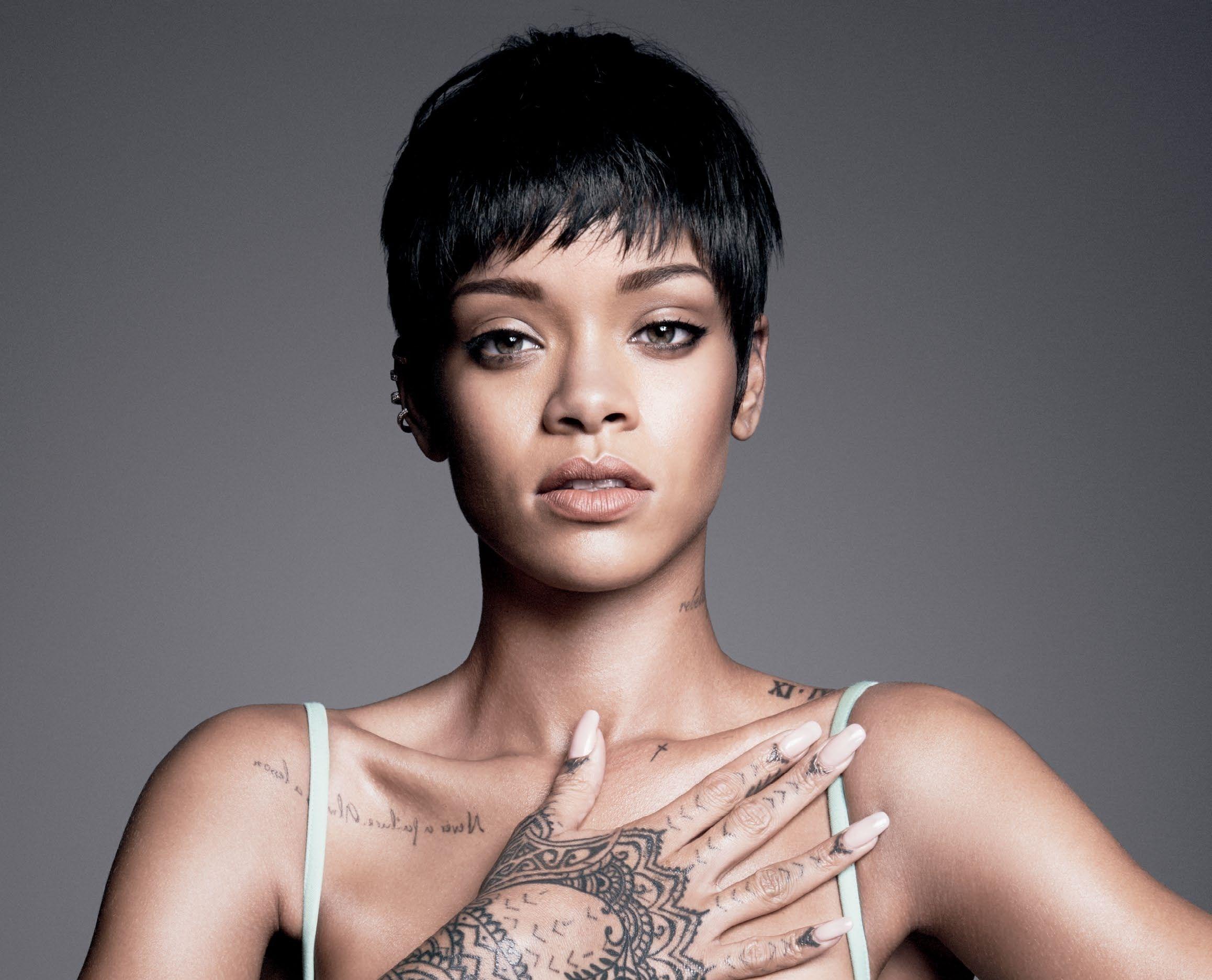 Rihanna HD Wallpaper