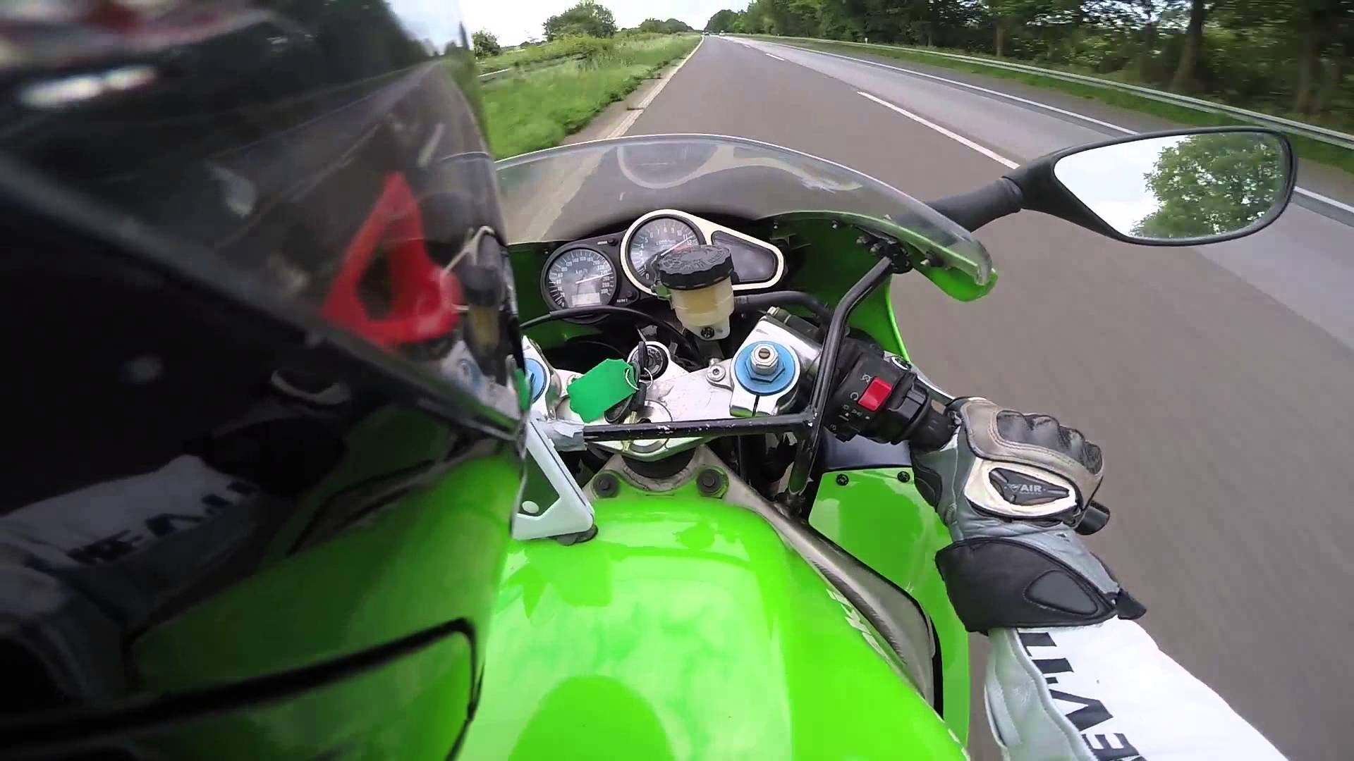 X Kawasaki Ninja Zx9r Fun On The Autobahn 285 Km H