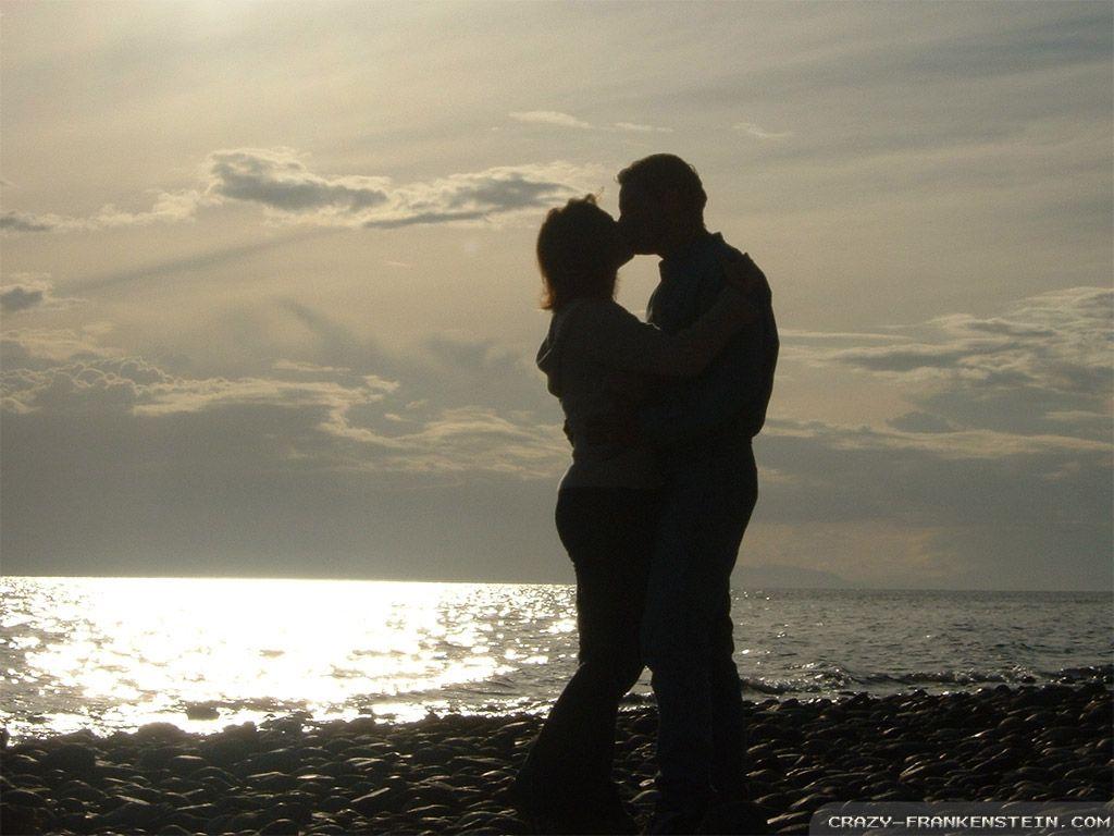 Romantic Kiss Wallpaper HD Background