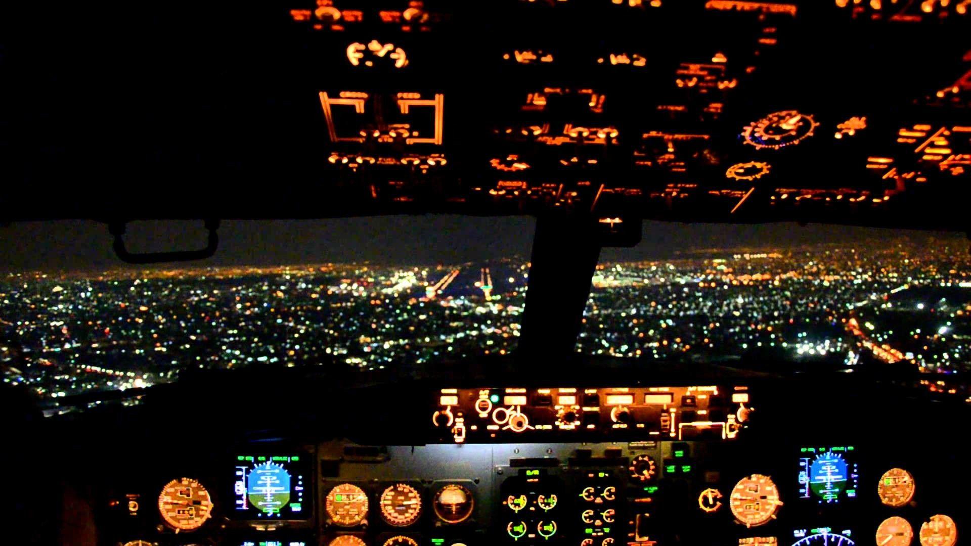 Boeing 737 Cockpit Wallpaper