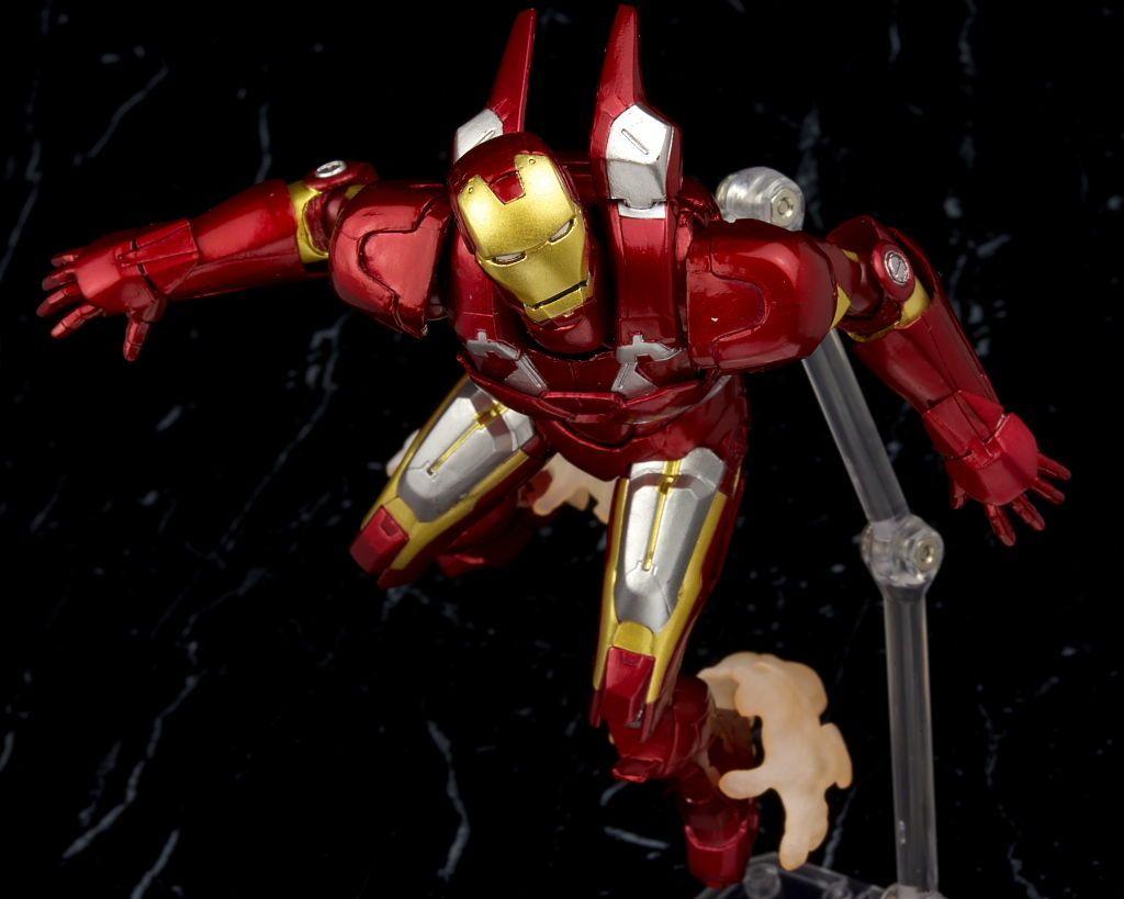 Revoltech Series No.042 Iron Man Mark 7 [The Avengers 2012]: Full