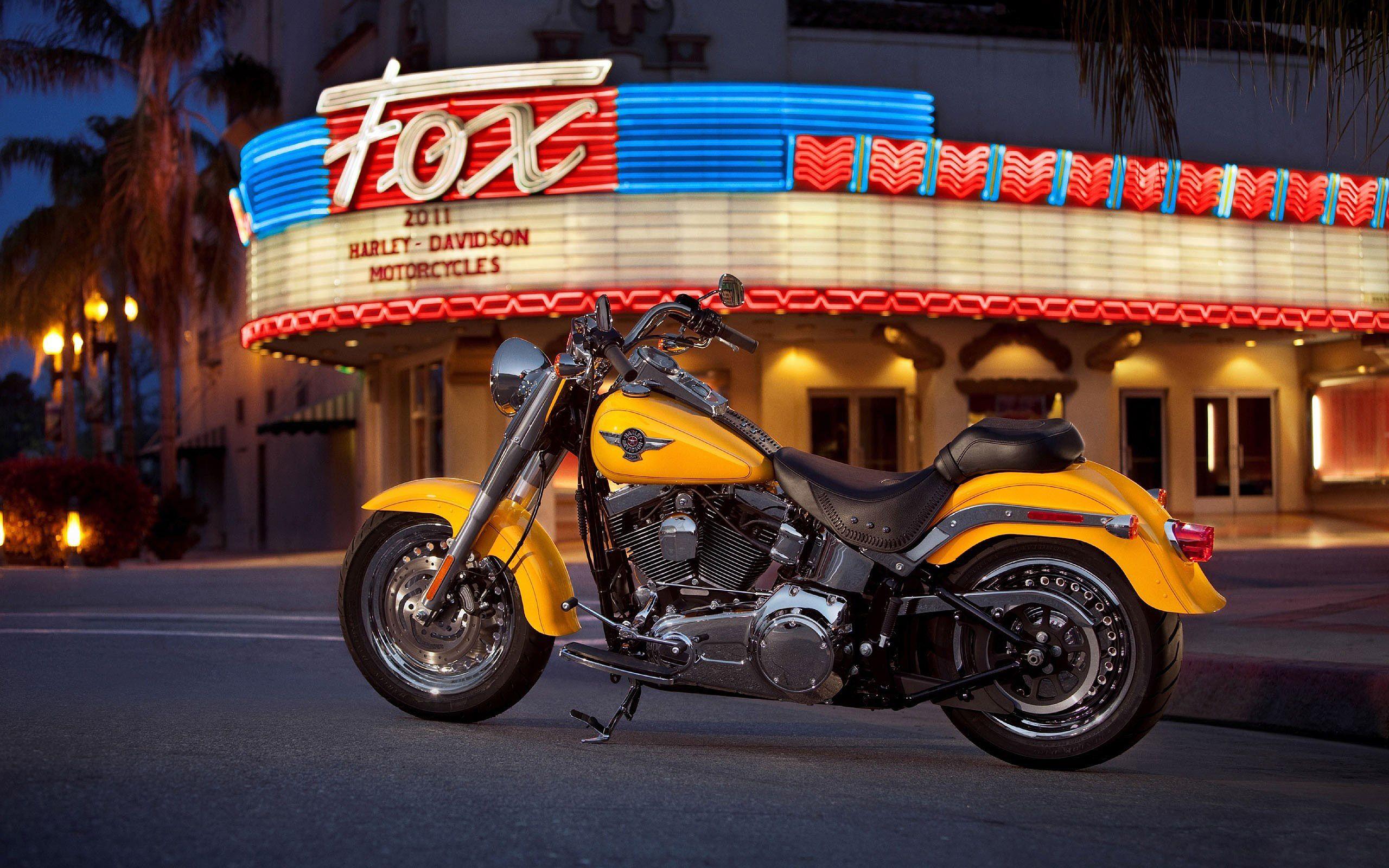 Yellow Harley Davidson Bike Wallpaper Background 60884 2560x1600 px