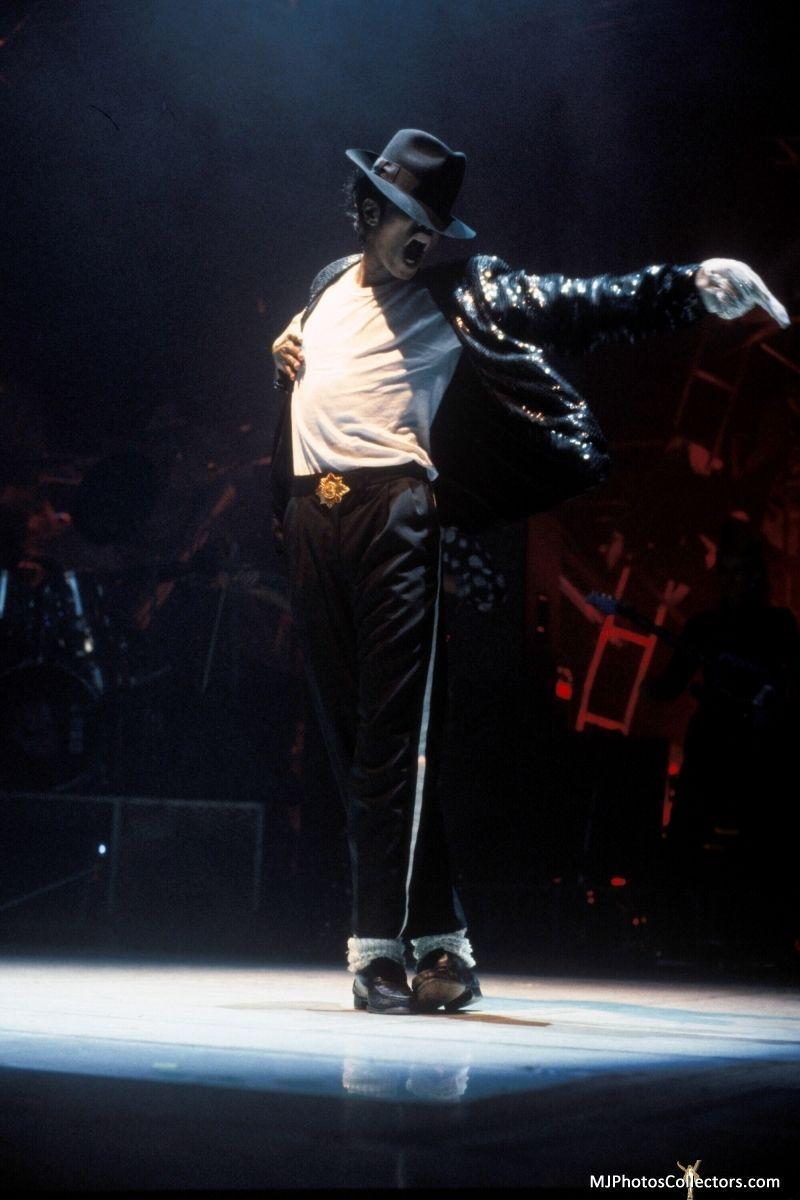 Michael Jackson Dancing Billie Jean HD Picture 4 HD Wallpaper