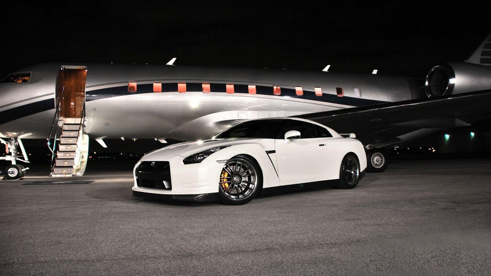 another high roller with nissan gtr over his business jet. Luxfly