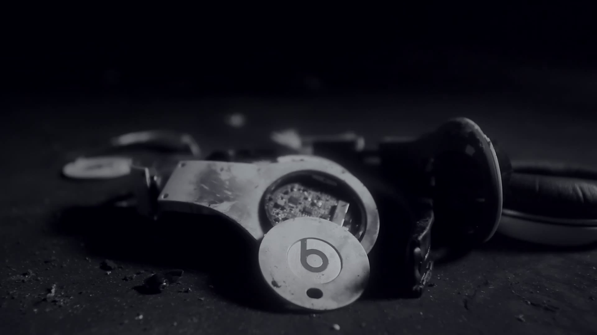 monochrome, music video Wallpaper / WallpaperJam.com