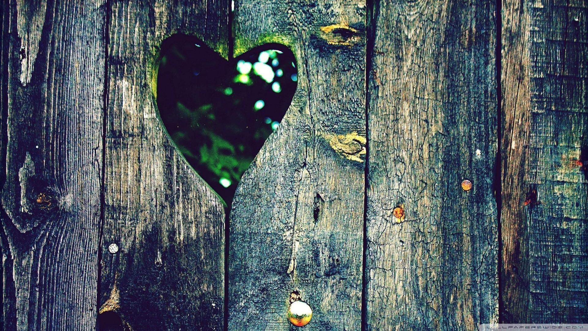wood hearts wallpaper