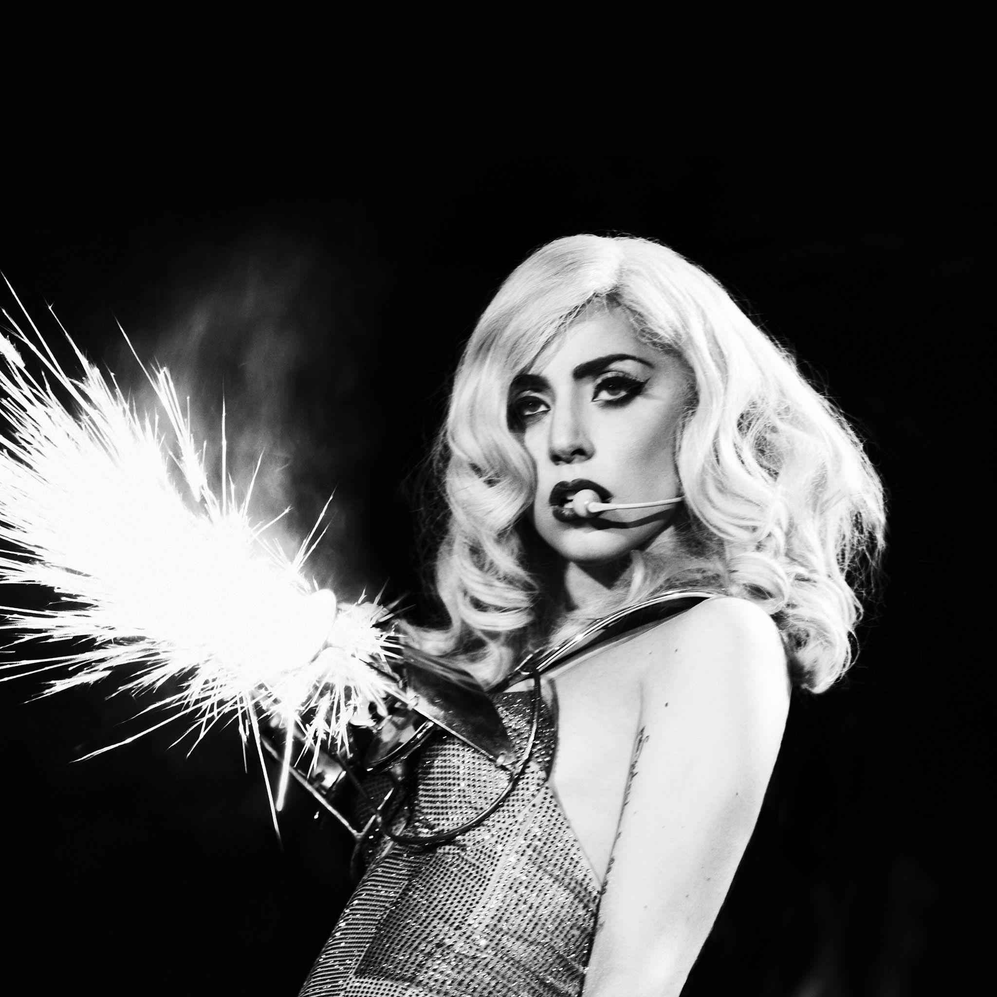 FREEIOS7. Lady Gaga Firing HD IPhone IPad Wallpaper