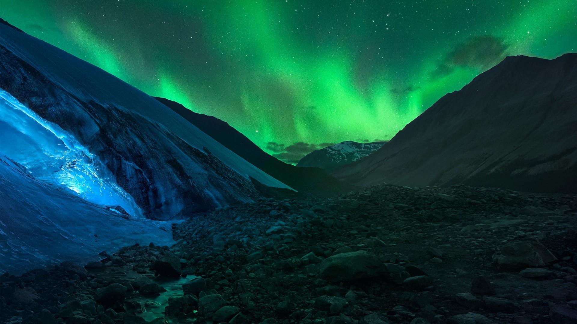 Green Aurora Borealis Wallpaper. Wallpaper Studio 10