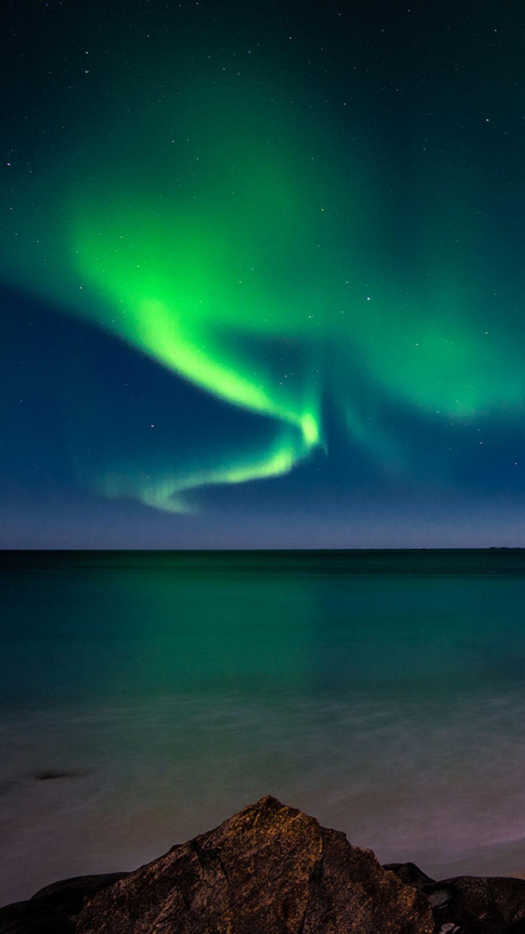 Aurora Borealis HD Wallpaper for Mobile