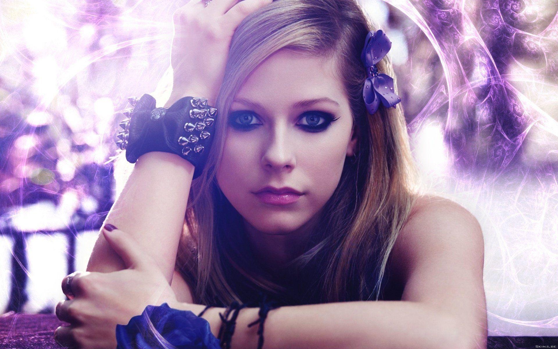 Avril Lavigne HD Wallpaper and Background Image