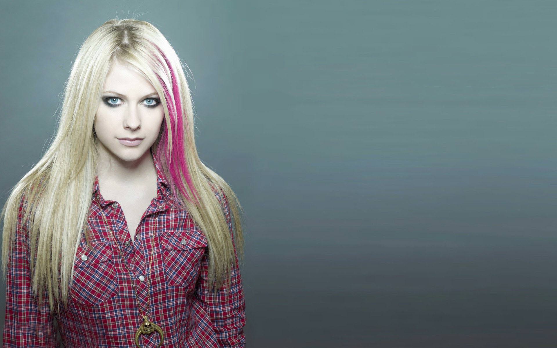 Sweet Avril Lavigne Wallpaper PC Wallpaper. High Resolution