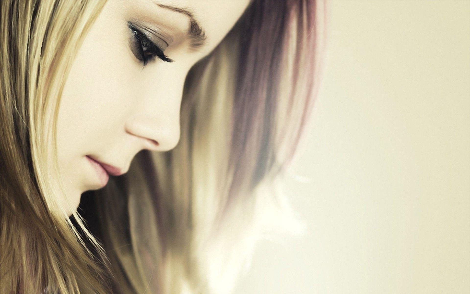 Avril Lavigne HD Wallpaper Desktop Image and Photo